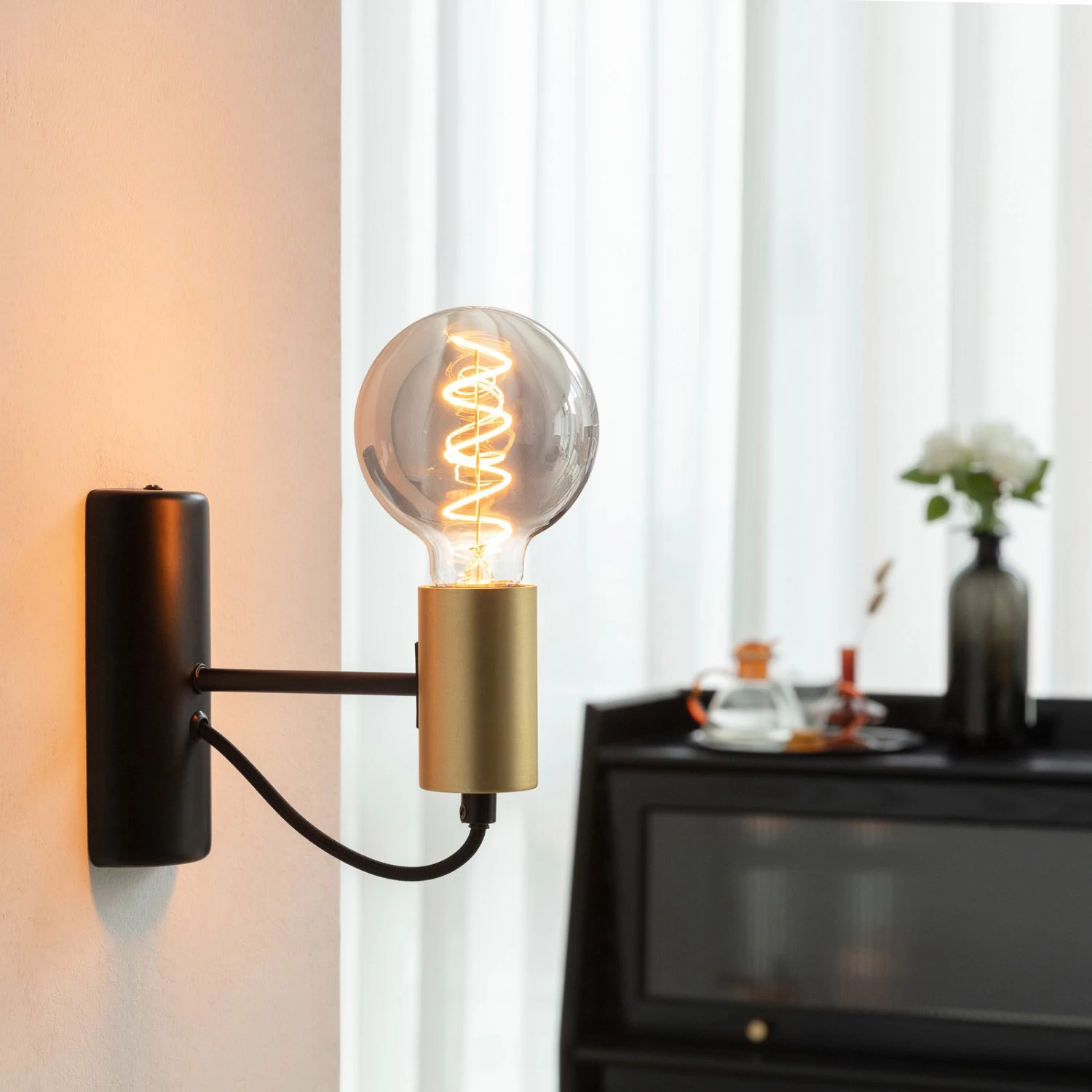 Lucande E27 3,8W LED-Globelampe, G95, 1800K, Smoke 2er-Set – Bild 3