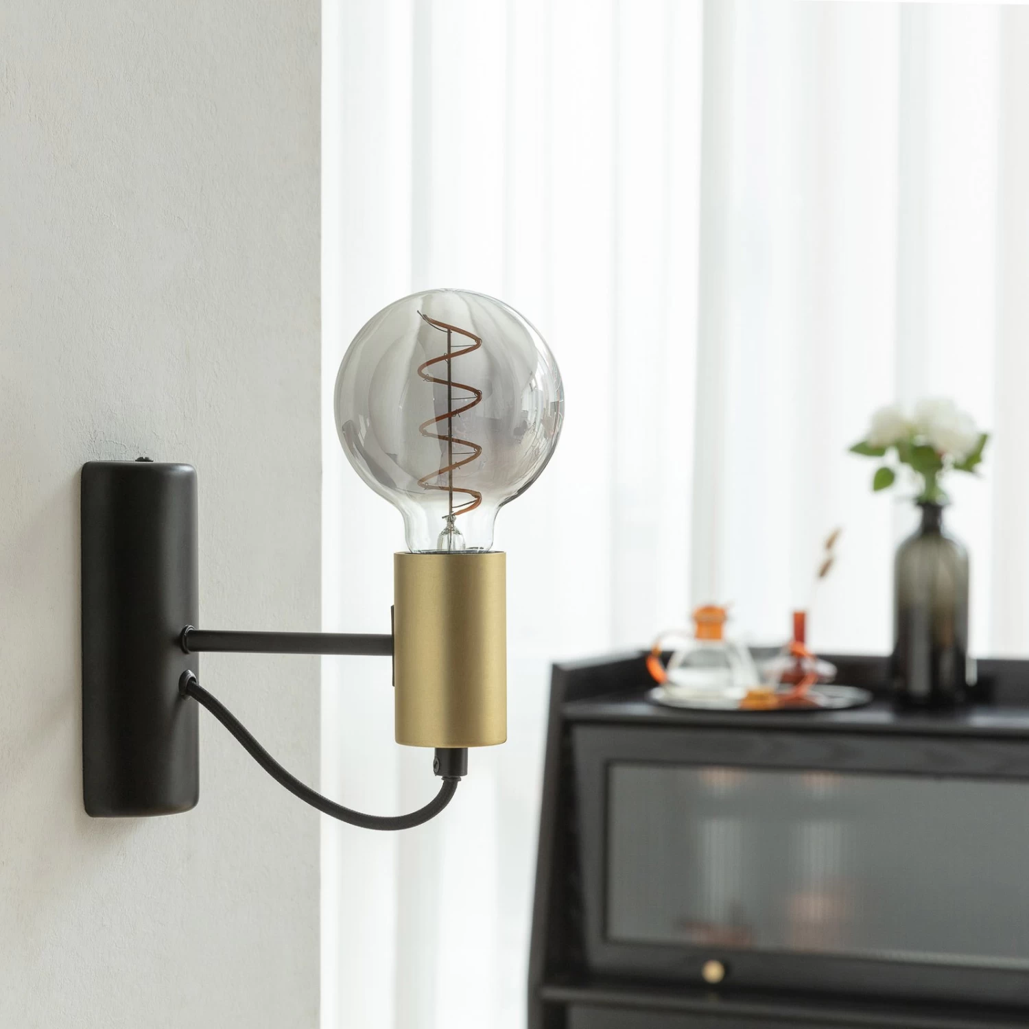 Lucande E27 3,8W LED-Globelampe, G95, 1800K, Smoke 2er-Set – Bild 4