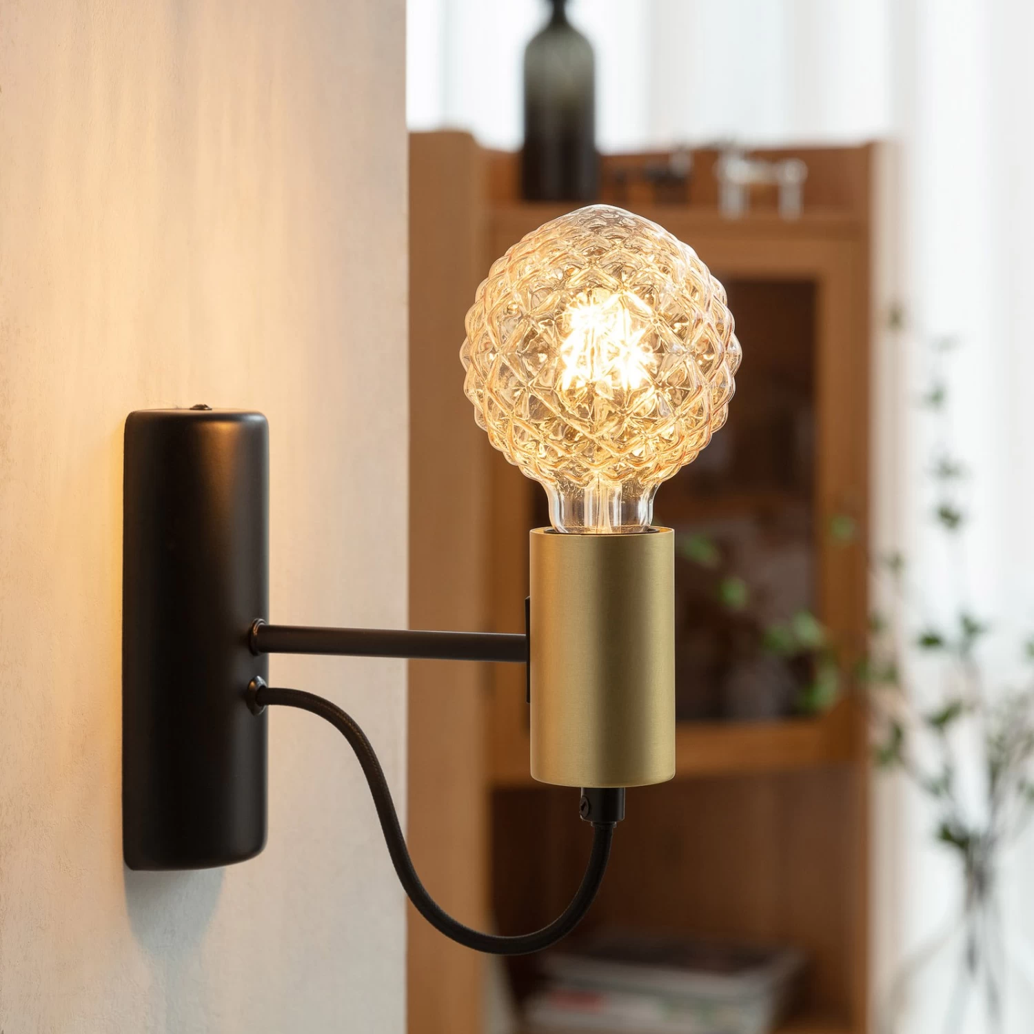 Lucande E27 3,8W LED-Lampe G95, 927 Struktur Amber 5er-Set – Bild 2