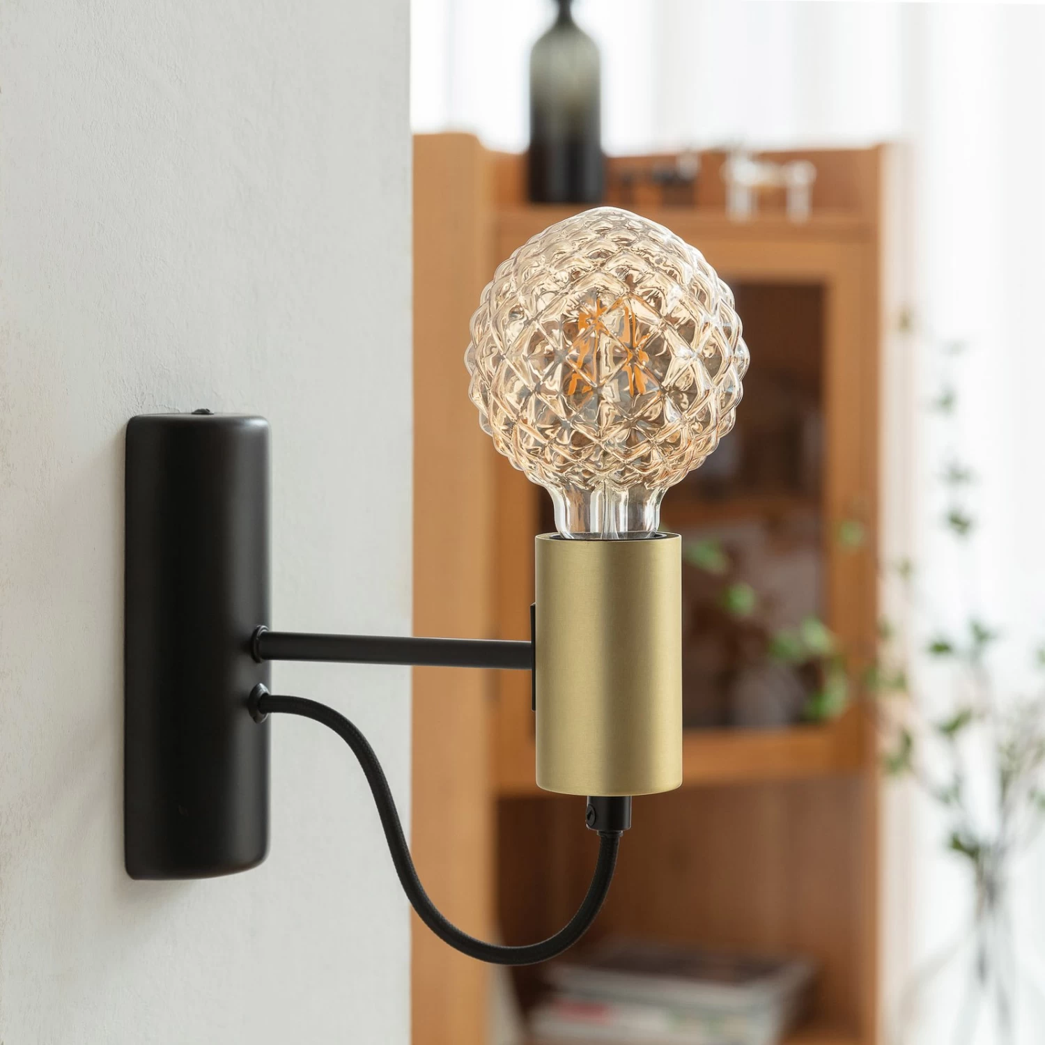 Lucande E27 3,8W LED-Lampe G95, 927 Struktur Amber 5er-Set – Bild 3