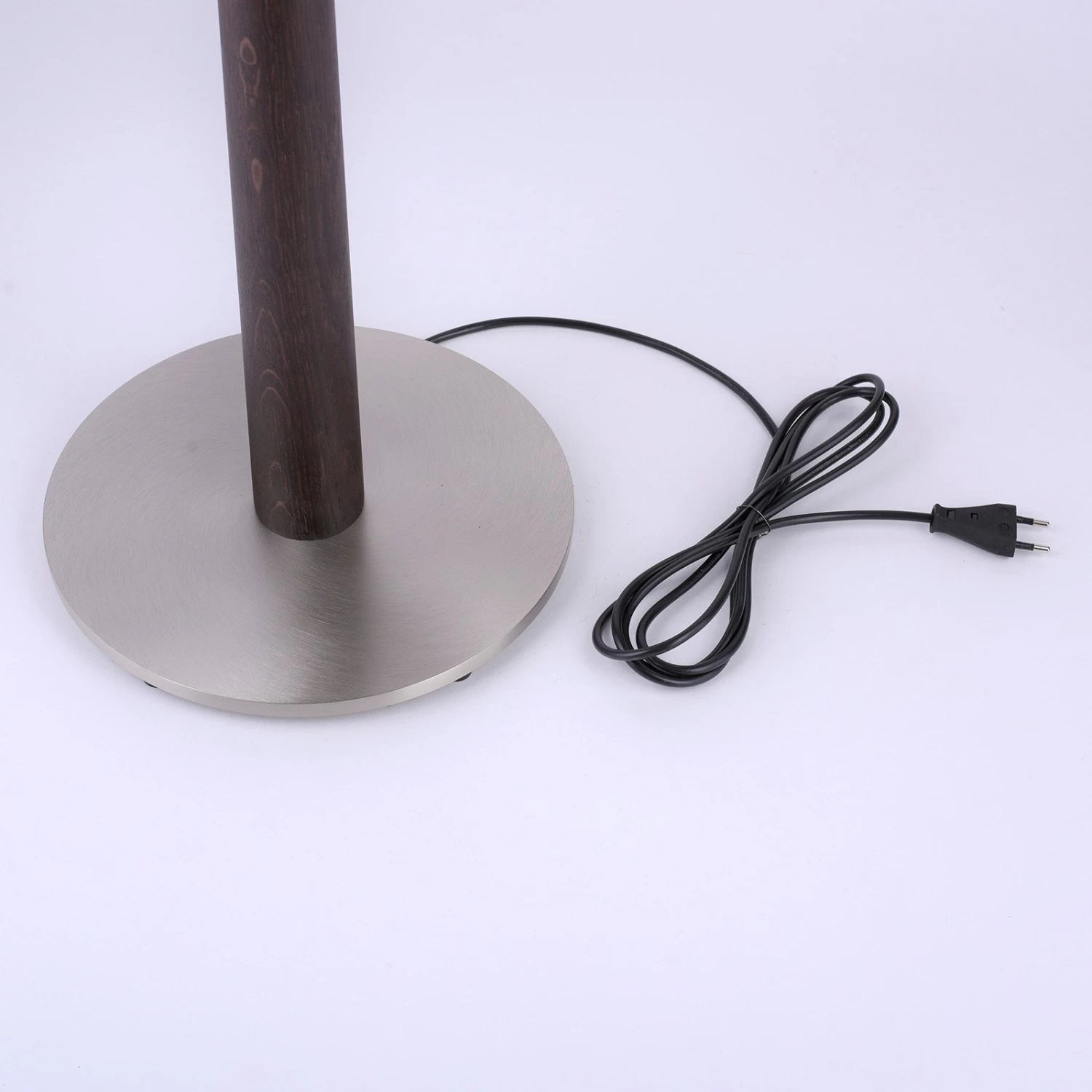 Lucande Elif Stehlampe Weiß, Konisch Eiche Dunkel – Bild 9