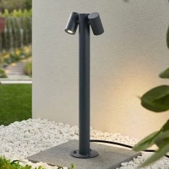 Lucande Saige LED-Sockelleuchte 2-fl., 50 Cm