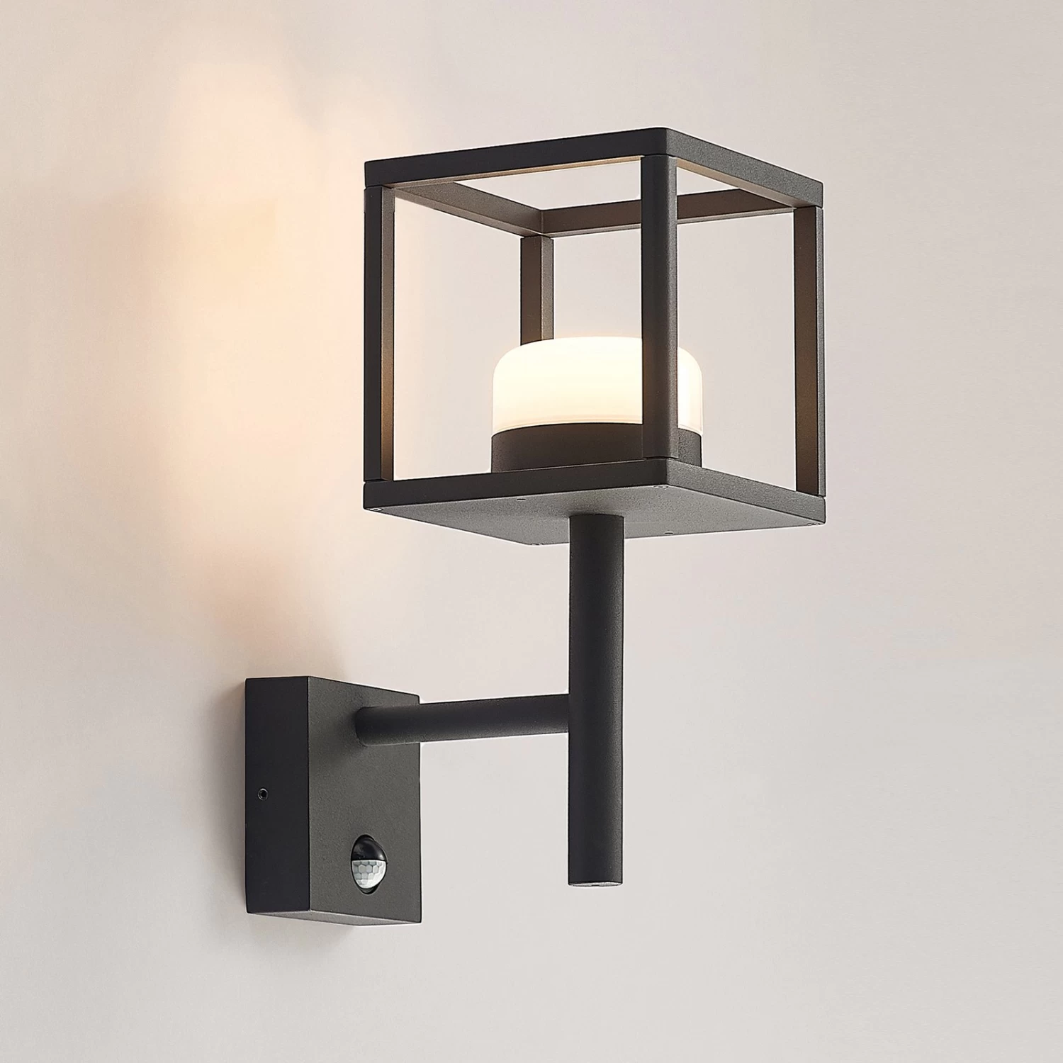 Lucande Timio AuĂenwandlampe, Uplight, Sensor â Bild 5