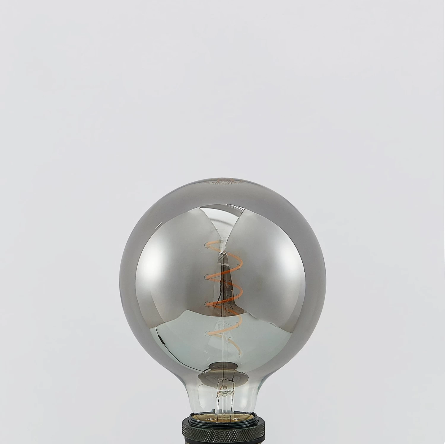 Lucande LED-Lampe E27 G125 4W 1.800K Dimmbar Smoke – Bild 4