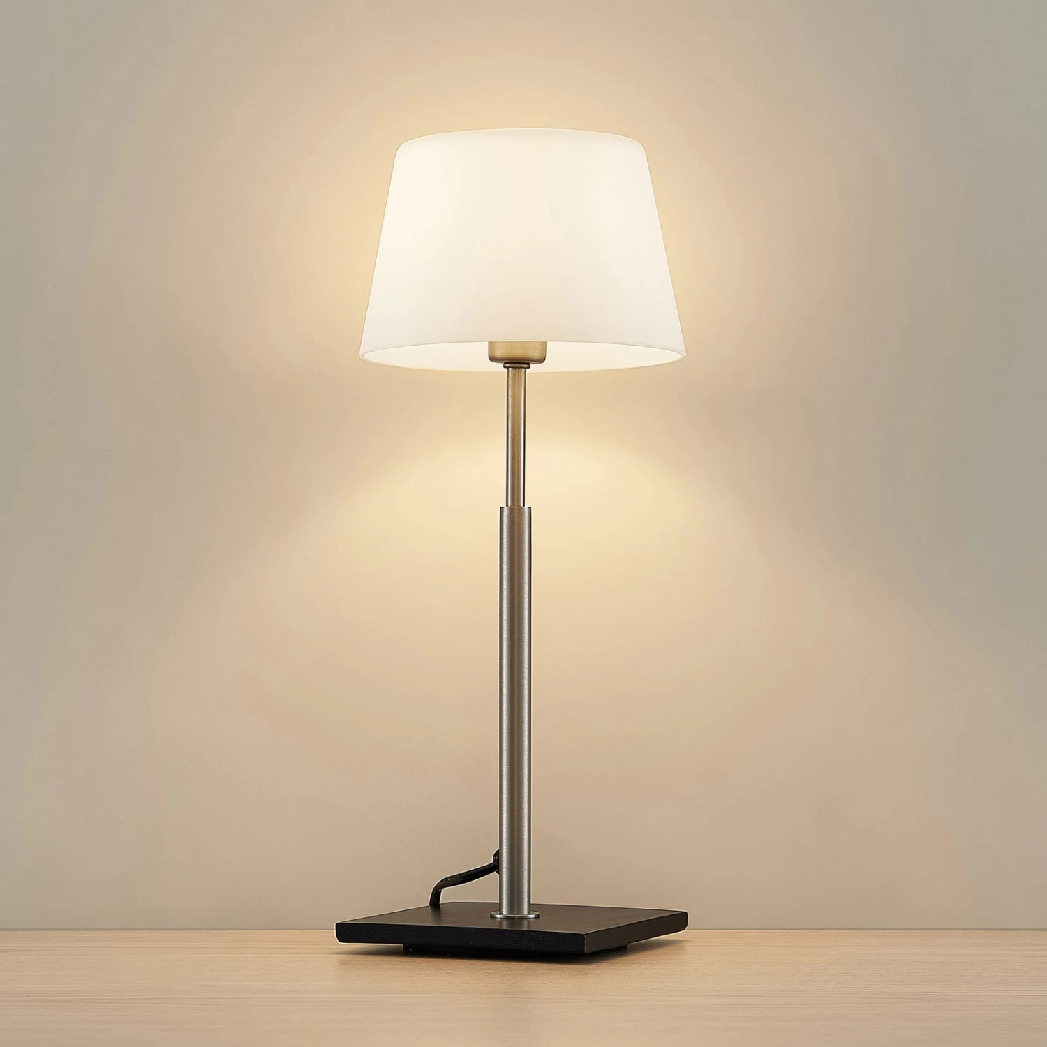 Lucande Madita Tischleuchte Mit Fuß Aus Eschenholz – Bild 6